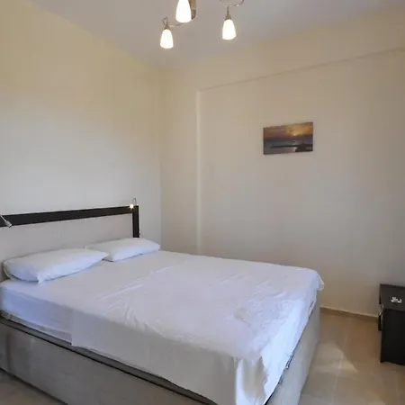 Sleeps 5 With Pool And Air Con